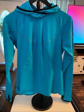 Gore-Tex Running Wear Lightweight Hooded Pullover Sweatshirt in Teal (0048)